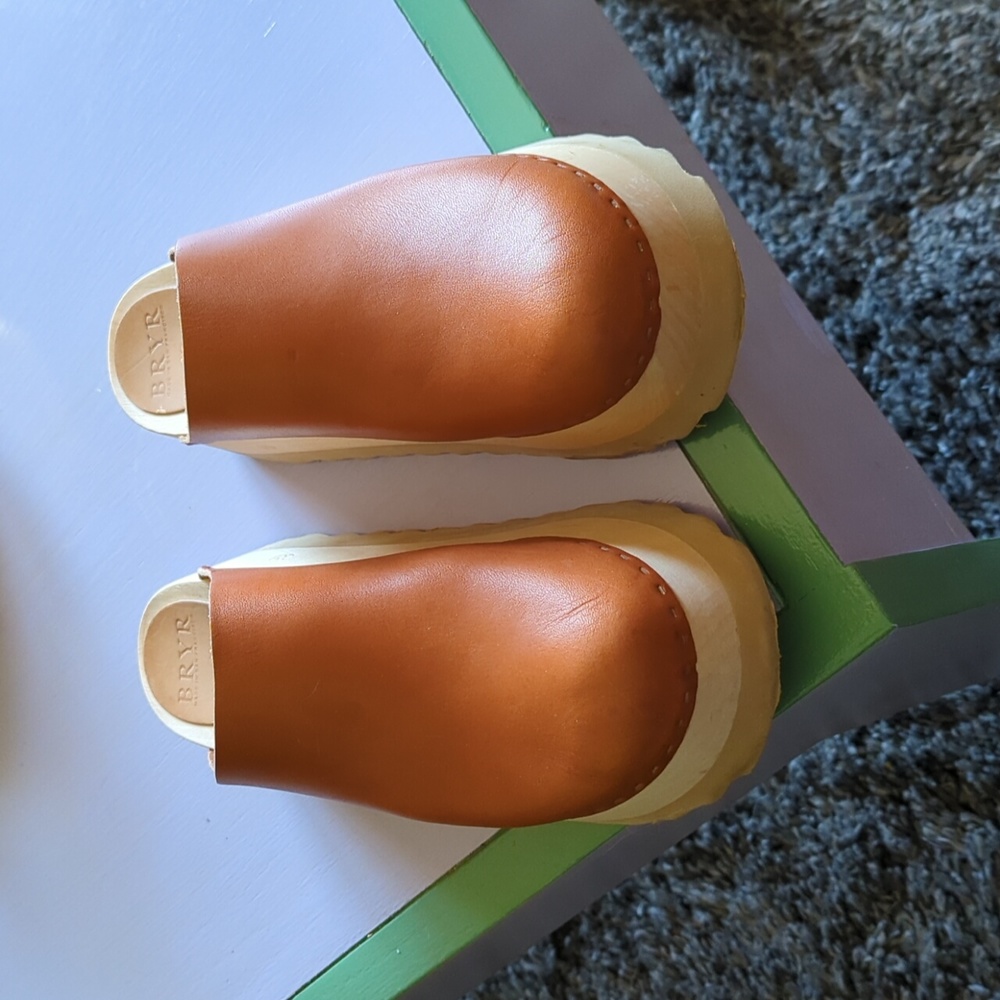 Bryr Tan and Cream Mules
